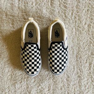 NEW Girl’s Checkered Vans (size 2.5)